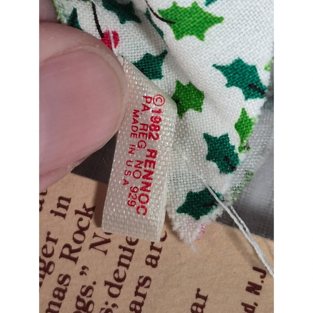 1982 Rennoc Santakins Marianna Mouse Poseable Felt Christmas Ornament Tag